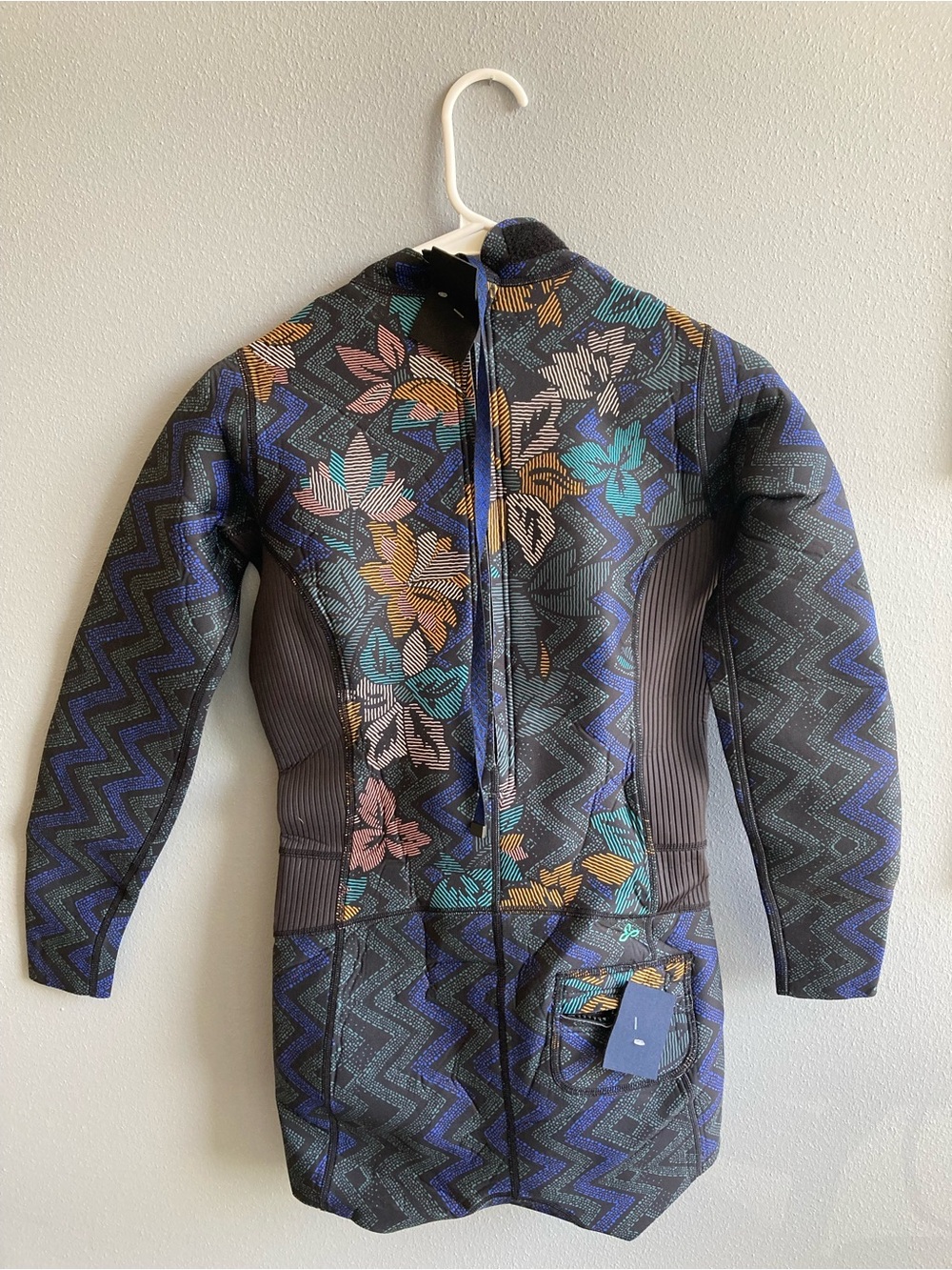 prAna Kealli Shortie 2mm Long Sleeve Wetsuit Black Horchata NWT Size Medium - Picture 4 of 5